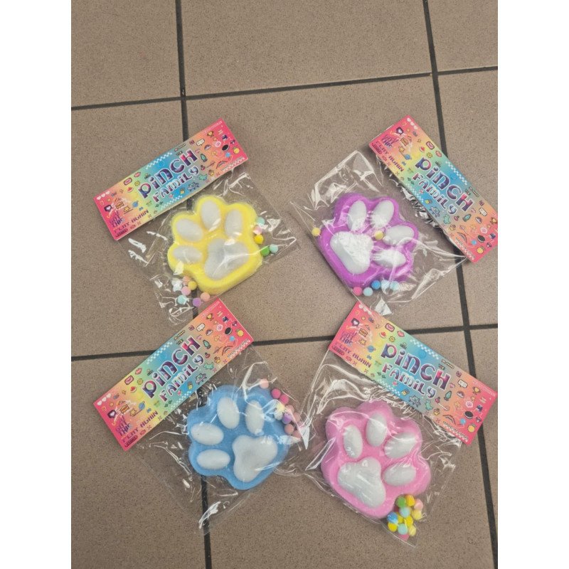 SQUISHY GNIOTEK ŁAPKI ŚWIECĄCE 10CM SQUISHY GNIOTEK ŁAPKI ŚWIECĄCE 10CM