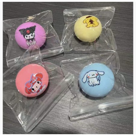 SQUISHY GNIOTEK PIŁKA SANRIO