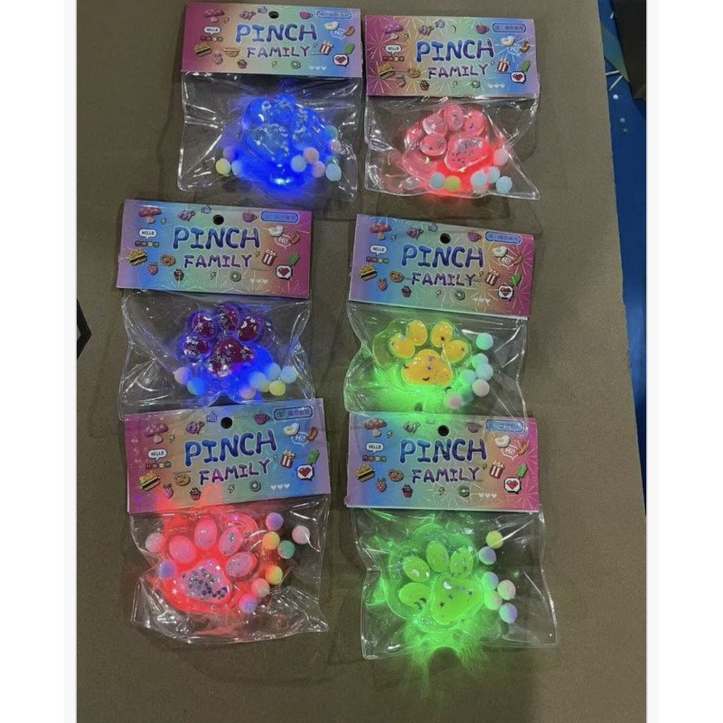 SQUISHY GNIOTEK ŁAPKI ŚWIECĄCE SQUISHY GNIOTEK ŁAPKI ŚWIECĄCE