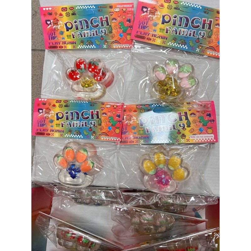 SQUISHY GNIOTEK DUŻE ŁAPKI SQUISHY GNIOTEK DUŻE ŁAPKI