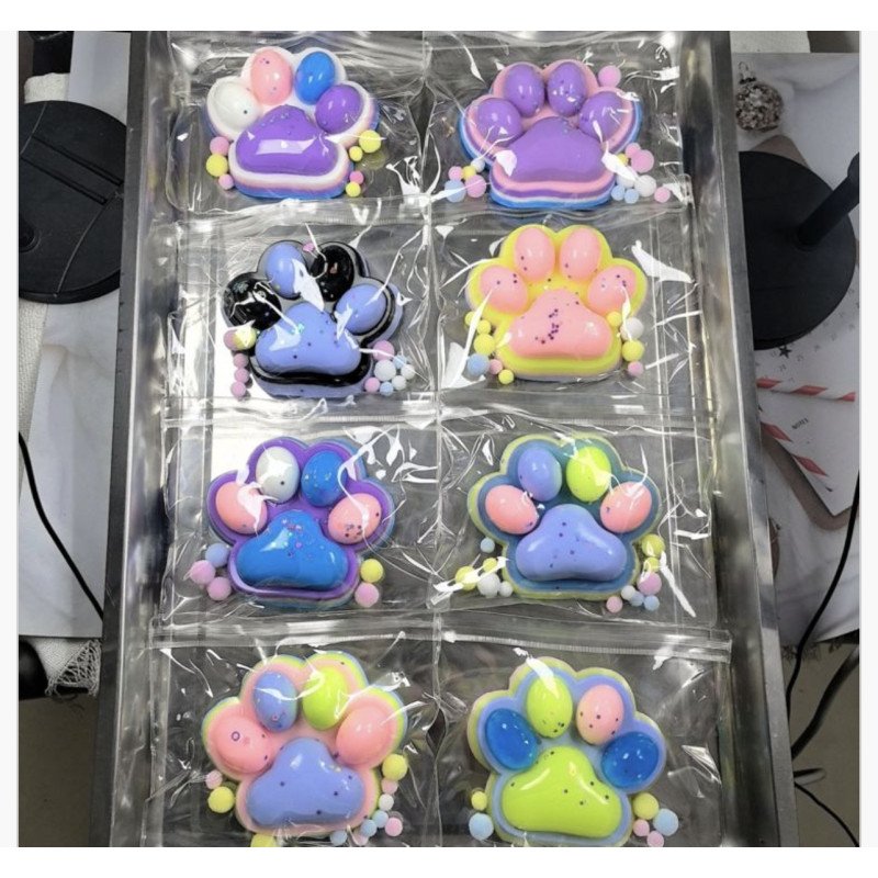 SQUISHY GNIOTEK KOCIA ŁAPKA DUŻA SQUISHY GNIOTEK KOCIA ŁAPKA DUŻA