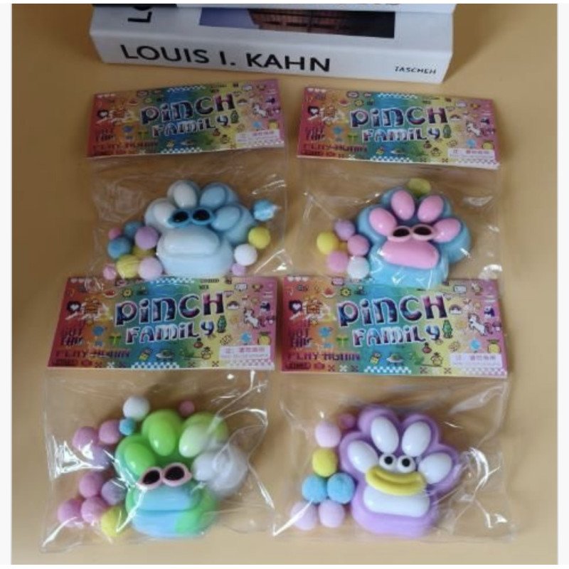 SQUISHY GNIOTEK KOCIA ŁAPKA SQUISHY GNIOTEK KOCIA ŁAPKA