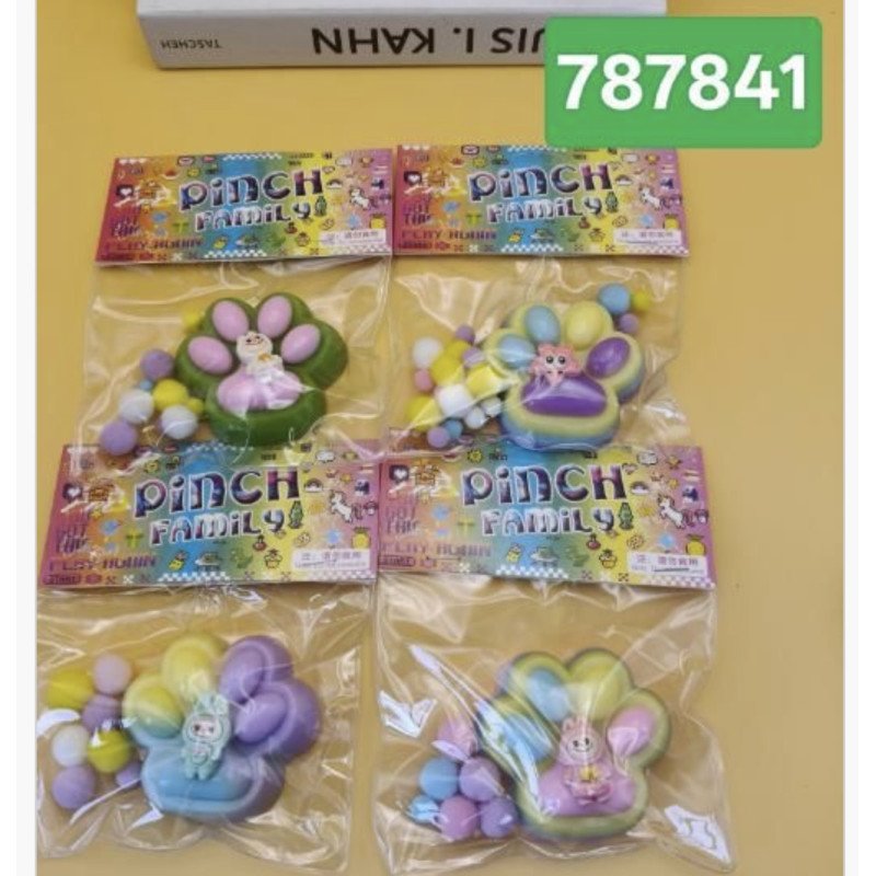 SQUISHY GNIOTEK KOCIA ŁAPKA LABUBU SQUISHY GNIOTEK KOCIA ŁAPKA LABUBU