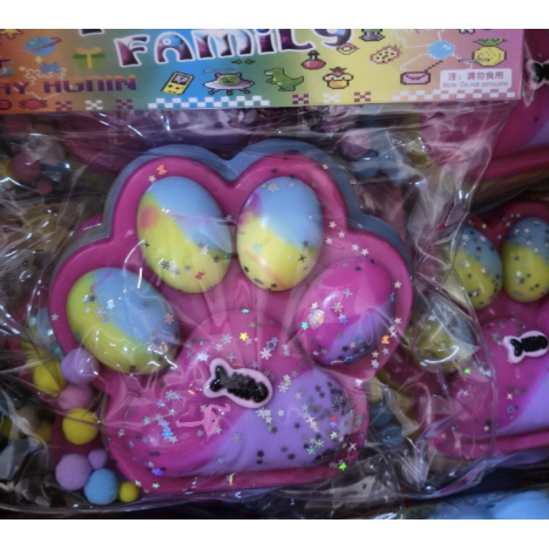 SQUISHY GNIOTEK KOCIA ŁAPKA 600G SQUISHY GNIOTEK KOCIA ŁAPKA 600G