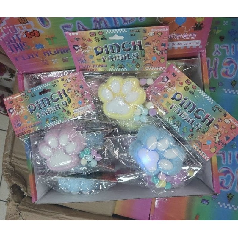SQUISHY GNIOTEK KOCIA ŁAPKA SQUISHY GNIOTEK KOCIA ŁAPKA