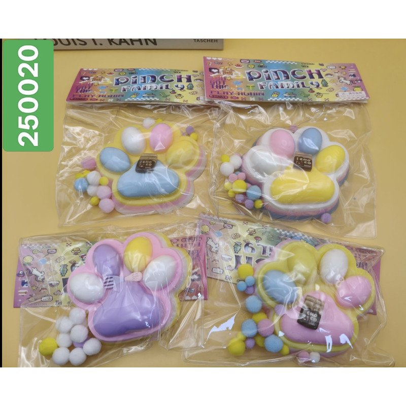 SQUISHY GNIOTEK KOCIA ŁAPKA DUŻA SQUISHY GNIOTEK KOCIA ŁAPKA DUŻA