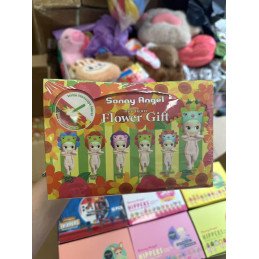 SASZETKI MINI FIGURKI DEKORACYJNE SONNY ANGEL FLOWER GIFT SERIES