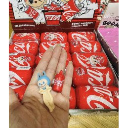 KULA Z FIGURKĄ LABUBU SONNY ANGEL + MINI BUTELKA COCA COLA