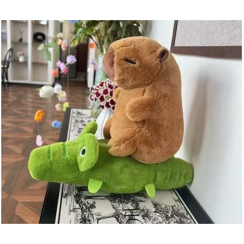 PLUSZOWA MASKOTKA KAPIBARA Z KROKODYL 25CM
