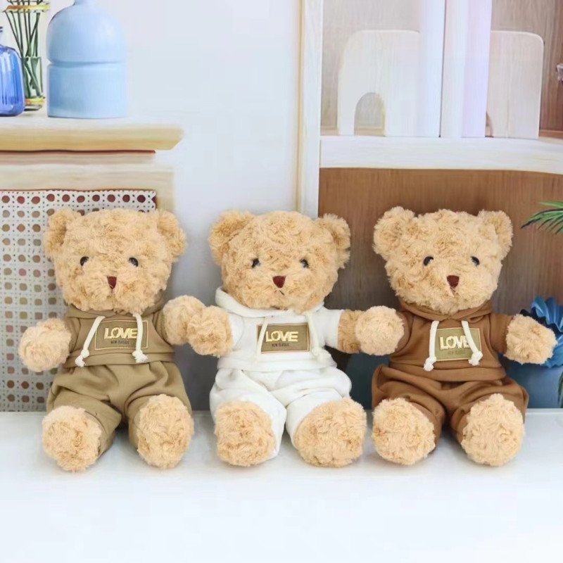 PLUSZOWA MASKOTKA MIŚ Z UBRANIA 30CM