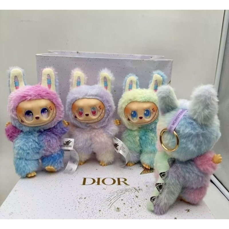 BRELOK PLUSZAK LALKA LABUBU DINOZAURY KOLOROWE  W PUDEŁKIEM PRZEZROCZYSTY