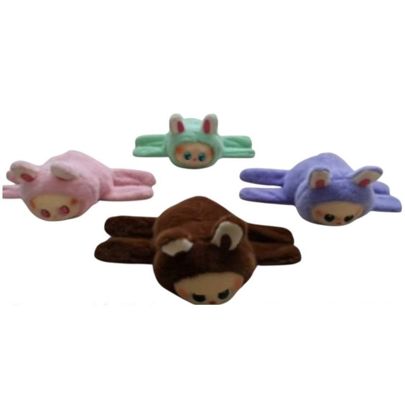 MASKOTKA LABUBU NA RĘKĘ MASKOTKA LABUBU NA RĘKĘ