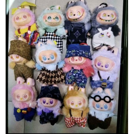 LABUBU Z UBRANIA W PUDEŁKIEM PRZEROCZYSTE