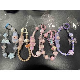 WIESZAK NA TELEFON LABUBU