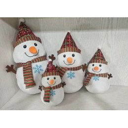 PLUSZOWA MASKOTKA BAŁWAL 40CM