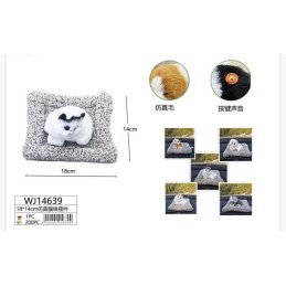 ŚPIĄCY KOT KOTEK NA PODUSZCE MIAŁCZĄCY