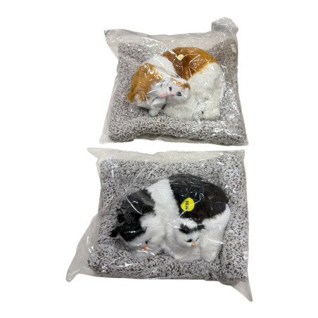 2SZT ŚPIĄCY KOT KOTEK NA PODUSZCE MIAŁCZĄCY