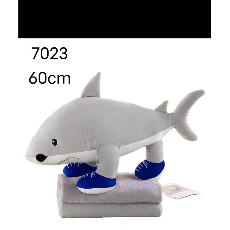 PLUSZAK MASKOTKA TRALALERO TRALALA Z KOCEM 60CM