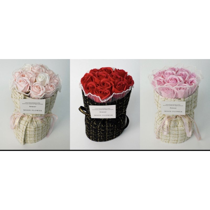 BUKIET RÓŻ Z KOLOROWYMI ŚWIATŁAMI