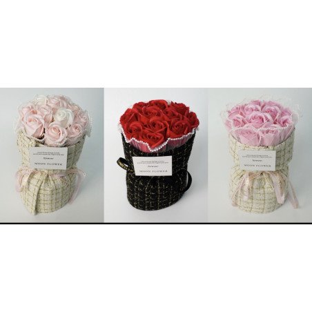 BUKIET RÓŻ Z KOLOROWYMI ŚWIATŁAMI