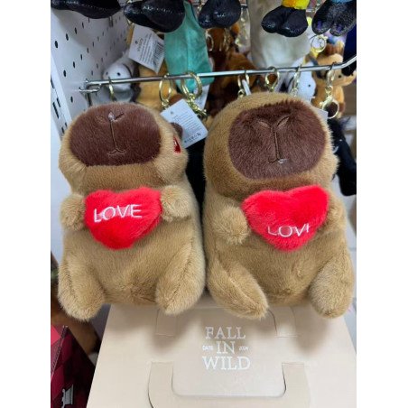 BRELOK PLUSZAK KAPIBARA Z SERCEM