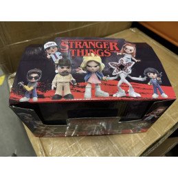 SASZETKI FIGURKA + KARTA STRANGER THINGS