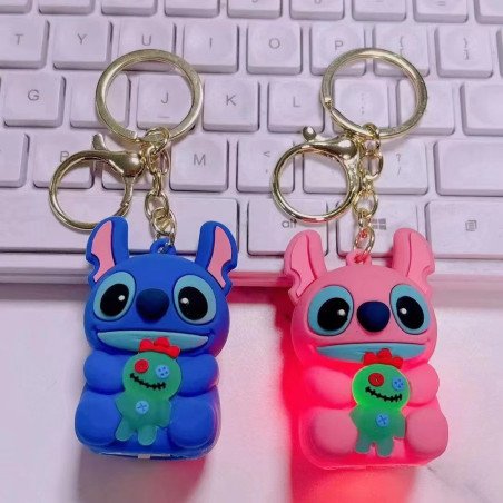 BRELOK GUMOWY ŚWIECĄCE STITCH