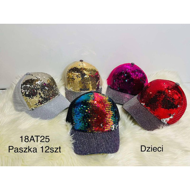 CZAPKA Z DASZKIEM CZAPKA Z DASZKIEM