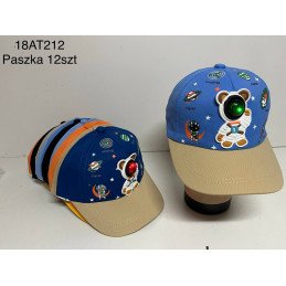 CZAPKA Z DASZKIEM