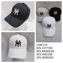 CZAPKA Z DASZKIEM