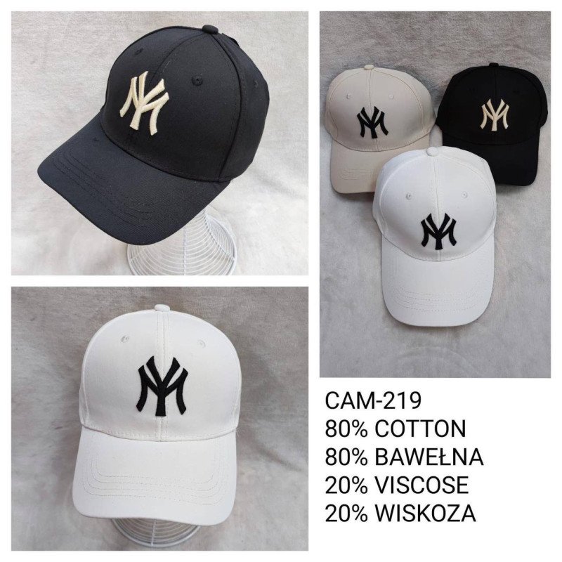 CZAPKA Z DASZKIEM CZAPKA Z DASZKIEM